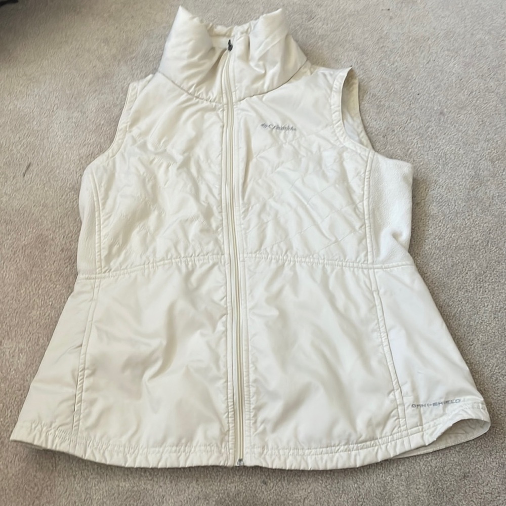 🤍warm colored white vest🤍